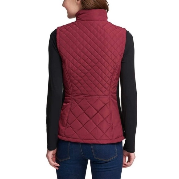 Andrew Marc Women’s Quilted Red Berry Vest size Small NWOT - Picture 3 of 6